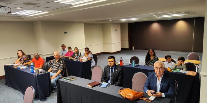 Parte de la congregación de Monterrey
